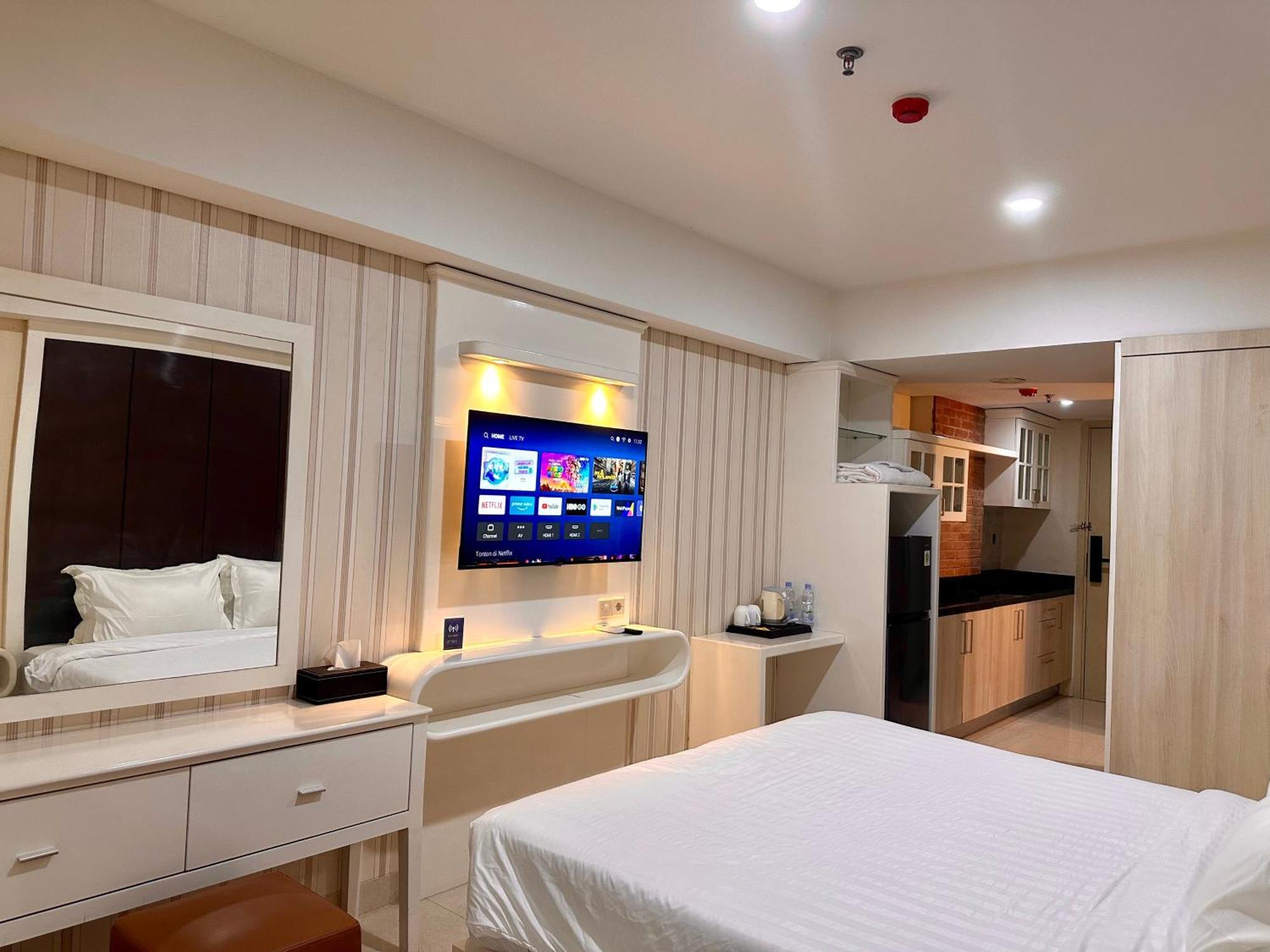 Kumu Warhol Simpang Lima Apartemen Semarang