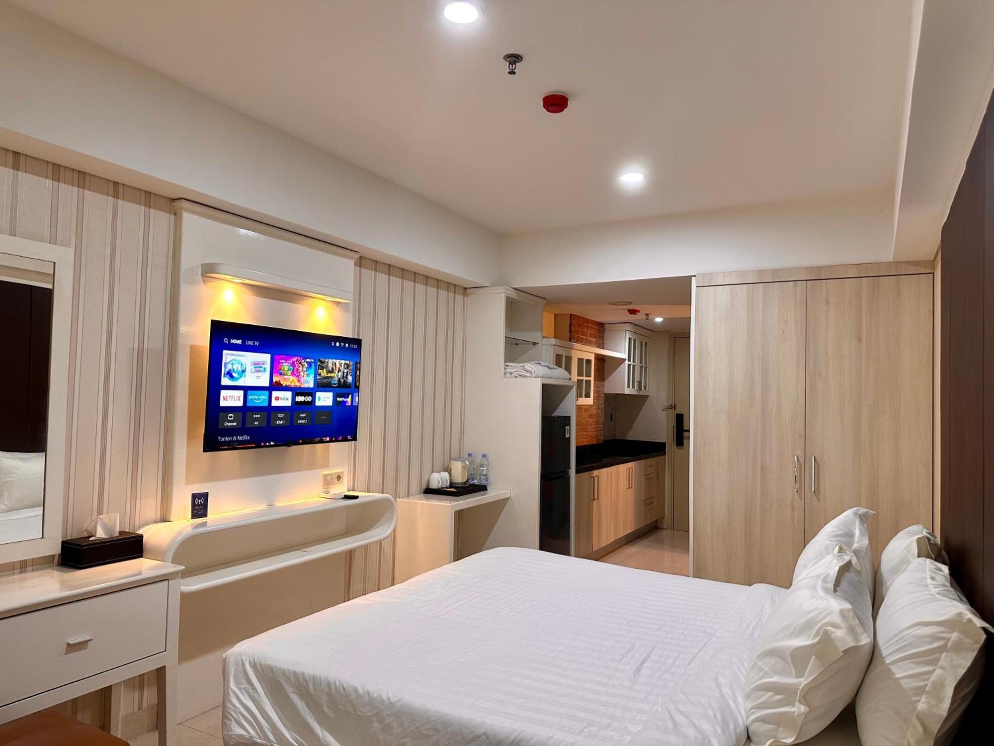 Kumu Warhol Simpang Lima Apartemen Semarang