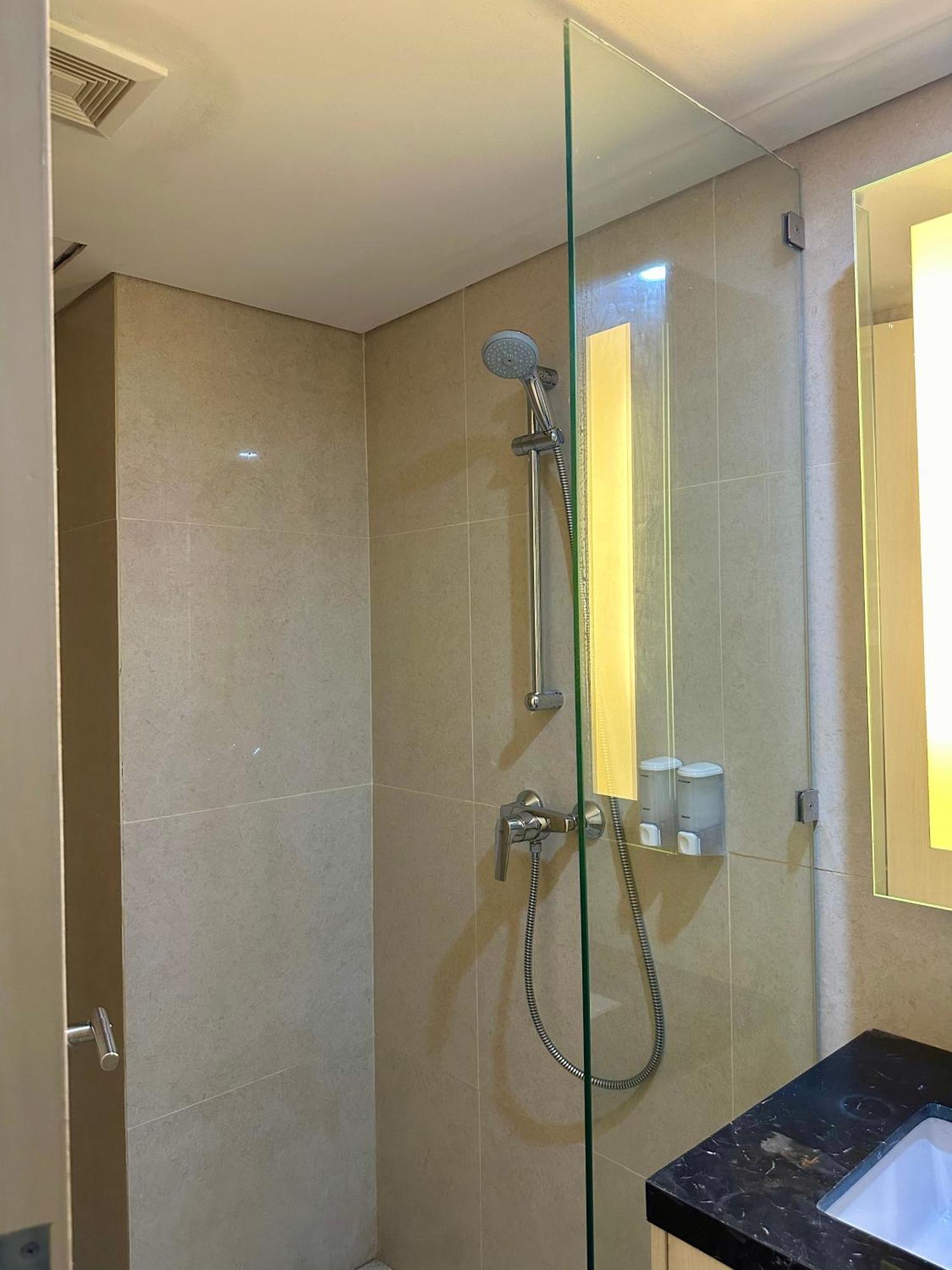 Kumu Warhol Simpang Lima Apartemen