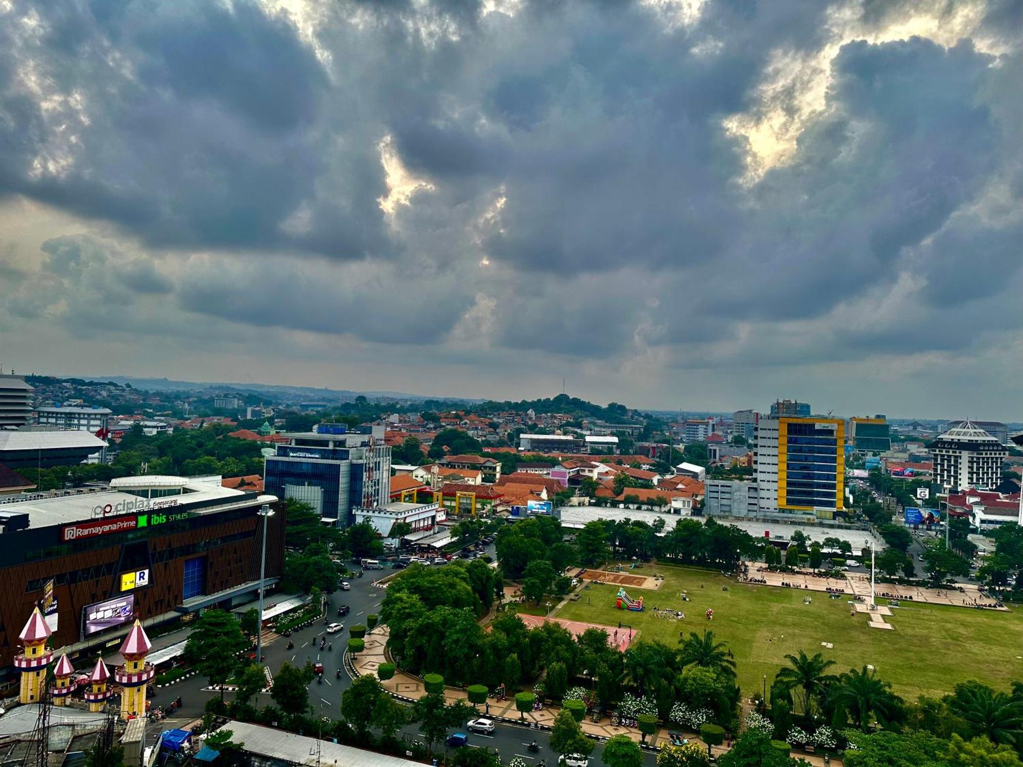 Kumu Warhol Simpang Lima * Semarang