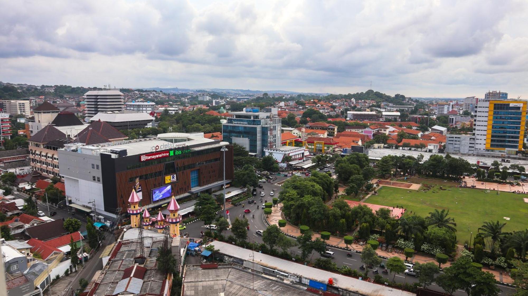 Kumu Warhol Simpang Lima Semarang