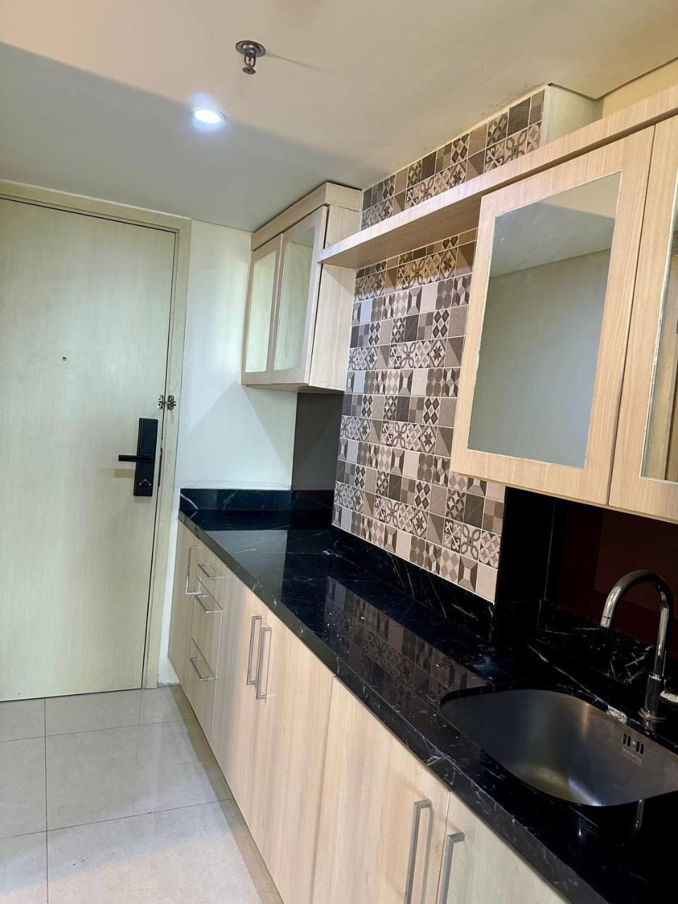 Kumu Warhol Simpang Lima Apartemen *